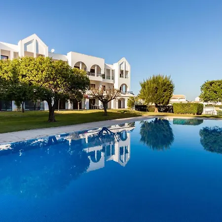 Garden With Pool Апартаменты
