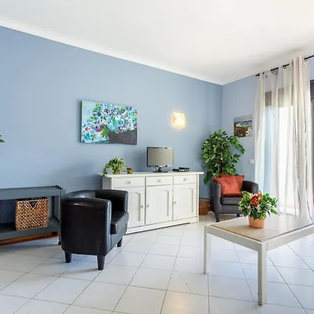 Апартаменты Garden With Pool Албуфейра