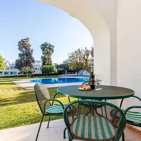 Garden With Pool Апартаменты